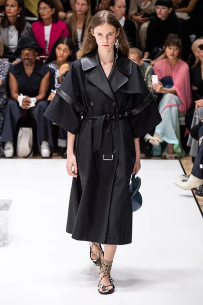 Look 29